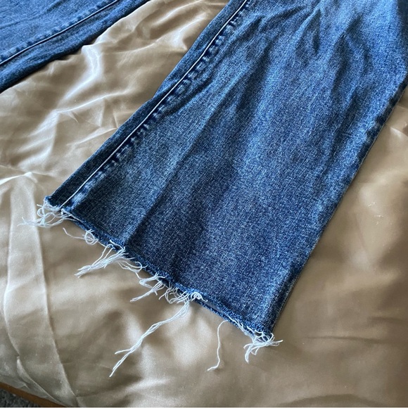 Express Modern Straight Super High Rise Size 16L Medium-Wash Jeans Distressed, D - Picture 4 of 8